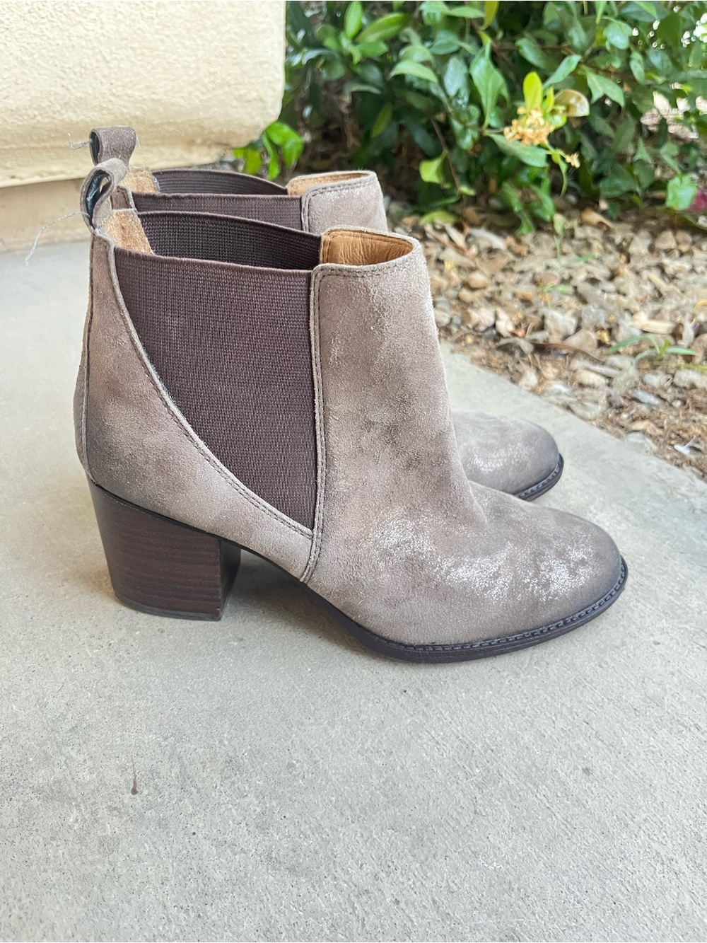 Sofft Metallic Brown booties Size 8.5